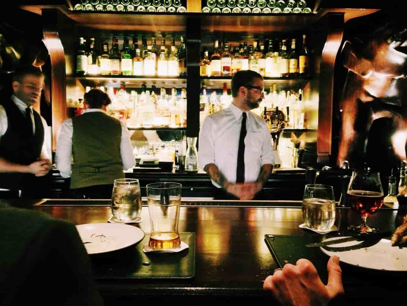 Why Pubs And Bars Are The New Hangout Joints On Weekends?
